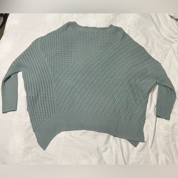 NWT Vici side zip sweater - Picture 5 of 5